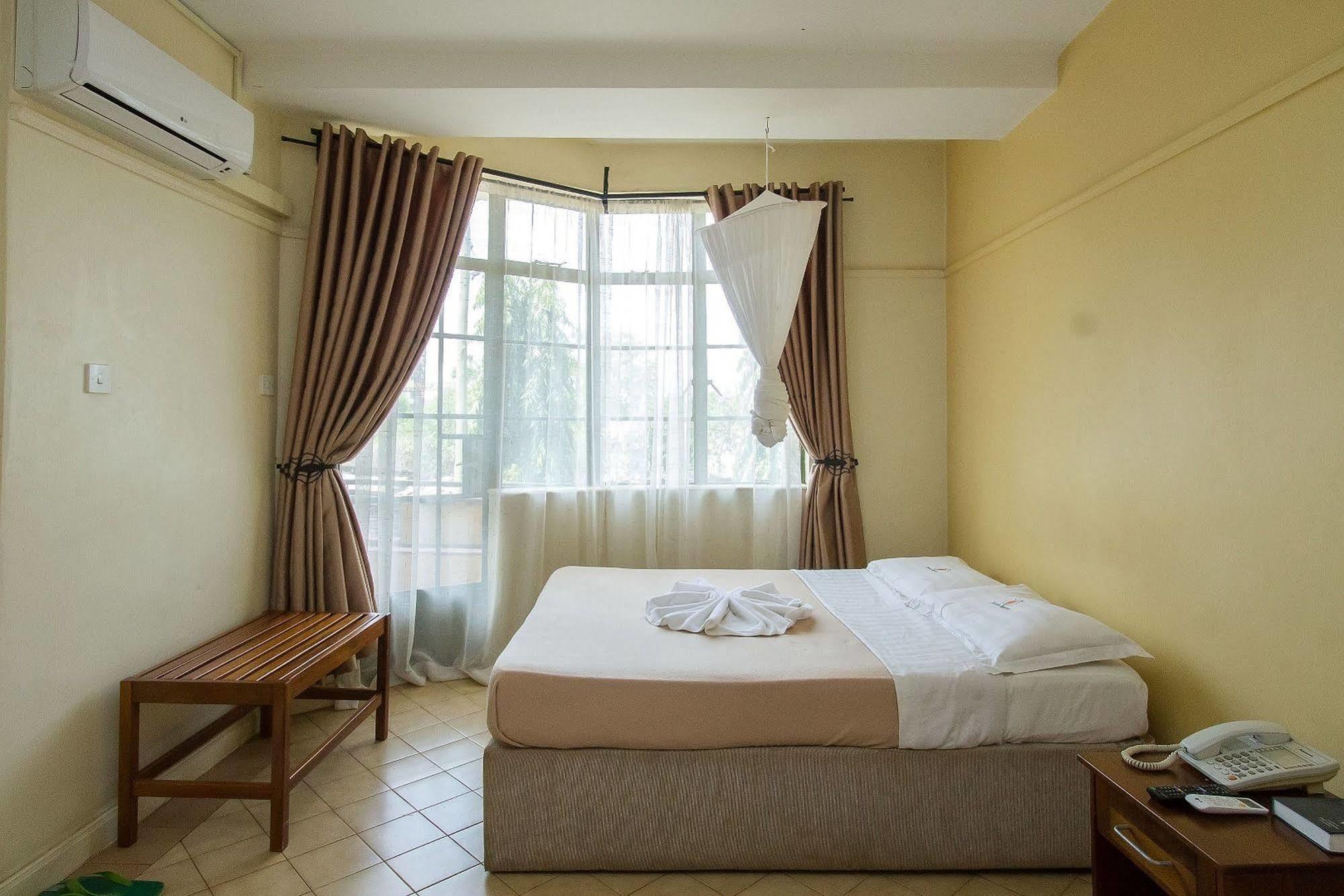 Jumuia Hotel Кісуму Екстер'єр фото